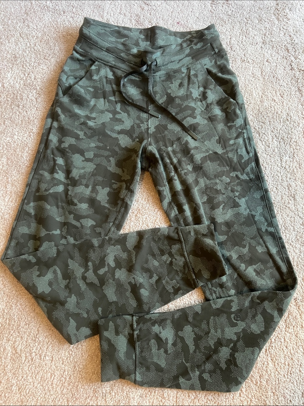 Lululemon Jogger pants size 4